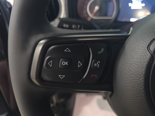 Used 2025 Jeep Wrangler Unlimited Sport AWD/4WD image 15
