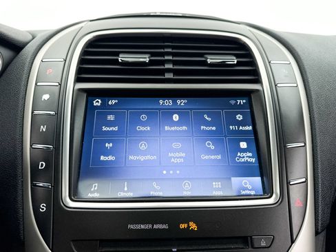 Used 2019 Lincoln Nautilus Reserve FWD image 23
