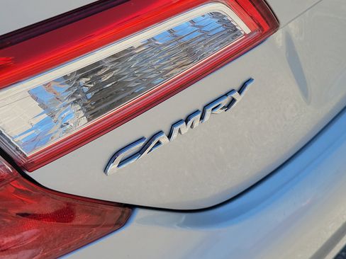 Used 2013 Toyota Camry LE image 6