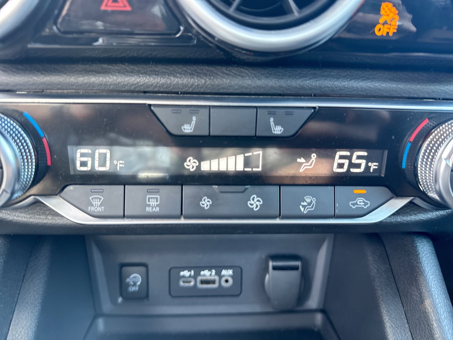 Certified 2025 Nissan Sentra SR FWD image 22