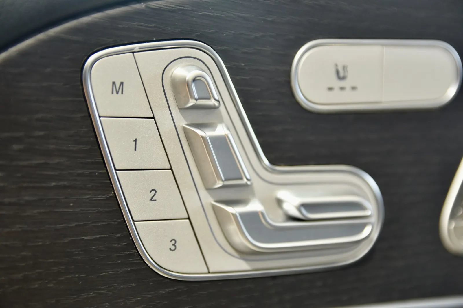 Used 2023 Mercedes-Benz GLE 350 4MATIC w/ Premium Package image 20