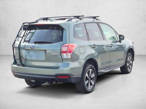 Used 2017 Subaru Forester 2.5i Limited AWD/4WD image 5