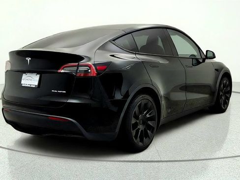 Used 2021 Tesla Model Y Long Range AWD/4WD image 5
