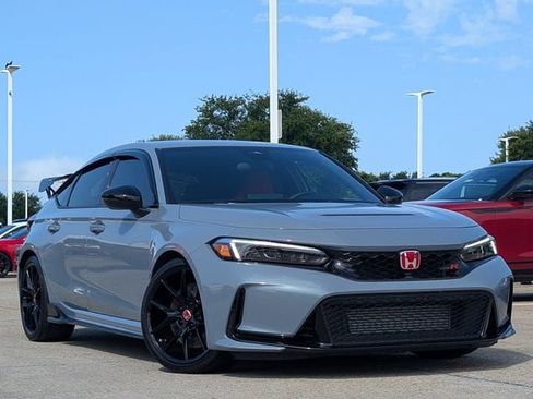 Used 2024 Honda Civic Type R image 2