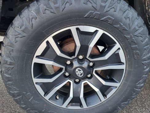 Used 2020 Toyota Tacoma TRD Sport image 13