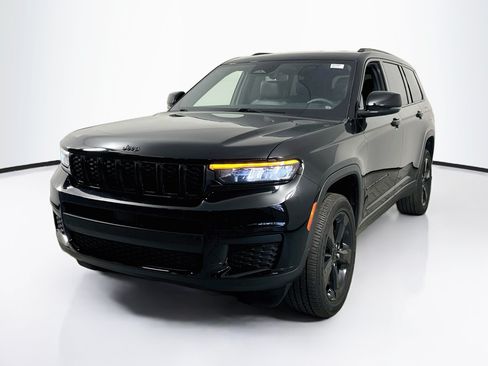 Used 2023 Jeep Grand Cherokee L Laredo RWD image 1