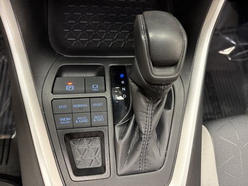 Used 2022 Toyota RAV4 XLE w/ Convenience Package image 37