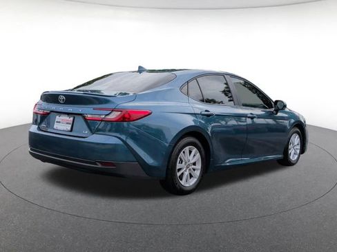 Used 2025 Toyota Camry LE w/ Convenience Package FWD image 6
