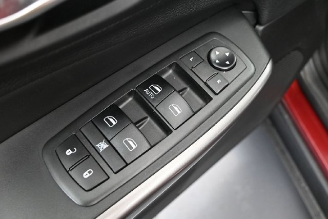 Used 2019 Jeep Cherokee Sport w/ Cold Weather Group AWD/4WD image 15