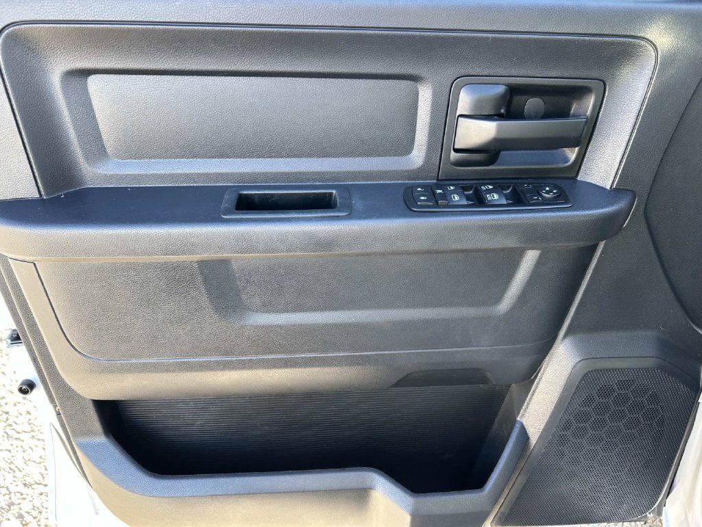 Used 2015 RAM 1500 Express RWD image 41