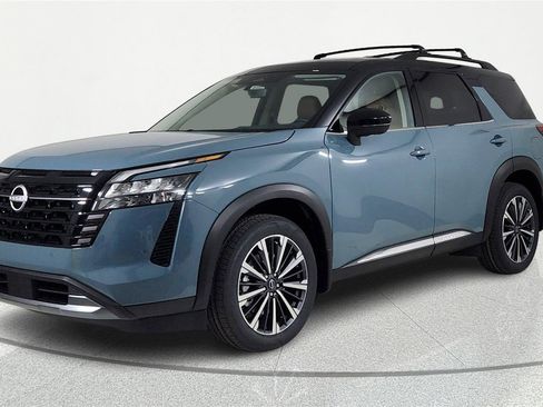 New 2026 Nissan Pathfinder Platinum image 2