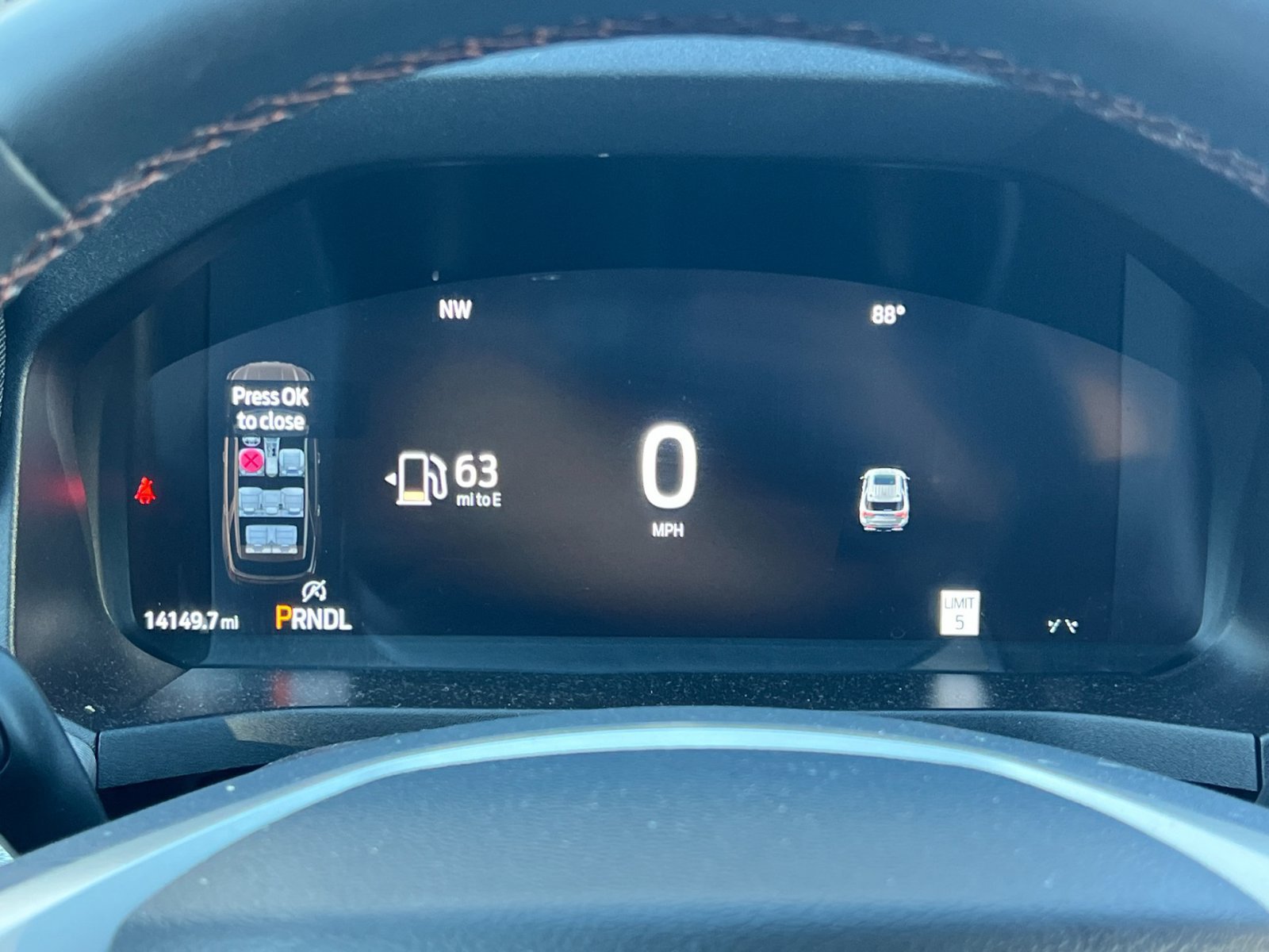 Used 2025 Ford Explorer Active RWD image 25