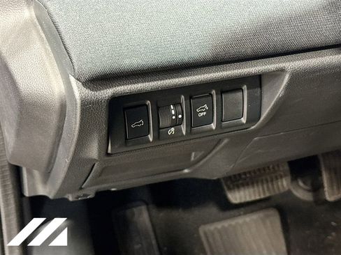 Used 2022 Subaru Outback Premium AWD/4WD image 10