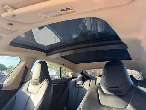 Used 2013 Tesla Model S image 11