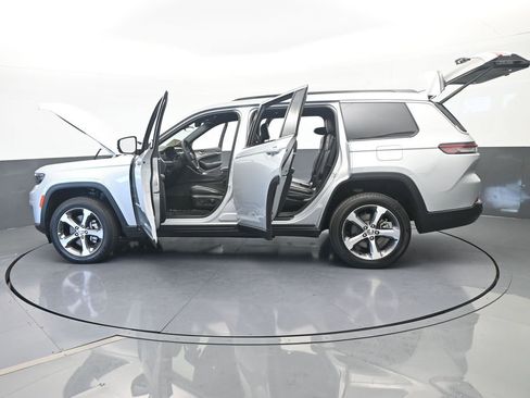 Used 2025 Jeep Grand Cherokee L Limited RWD image 75