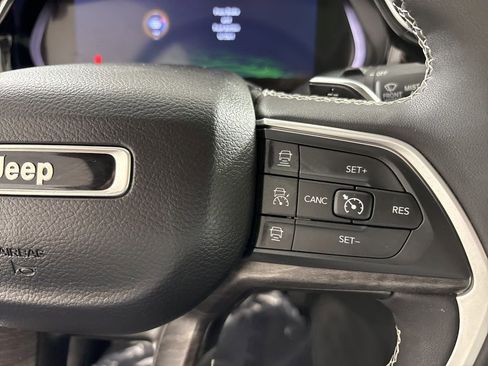 Used 2022 Jeep Grand Cherokee Limited 4xe image 30