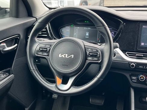 Used 2022 Kia Niro LXS w/ Digital Cluster Package FWD image 16