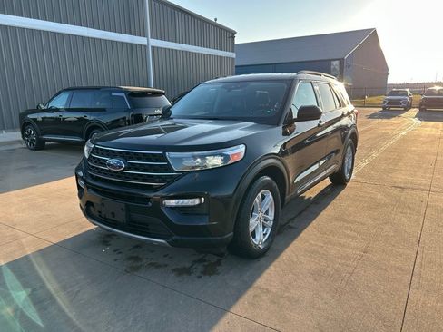 Used 2023 Ford Explorer XLT w/ Equipment Group 202A RWD image 1