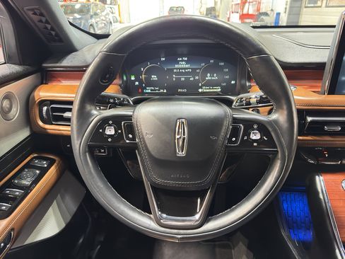Used 2023 Lincoln Aviator Reserve w/ Equipment Group 201A image 28