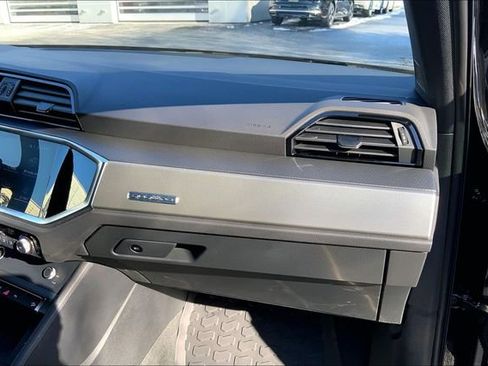 Used 2025 Audi Q3 2.0T Premium w/ Convenience Package image 18