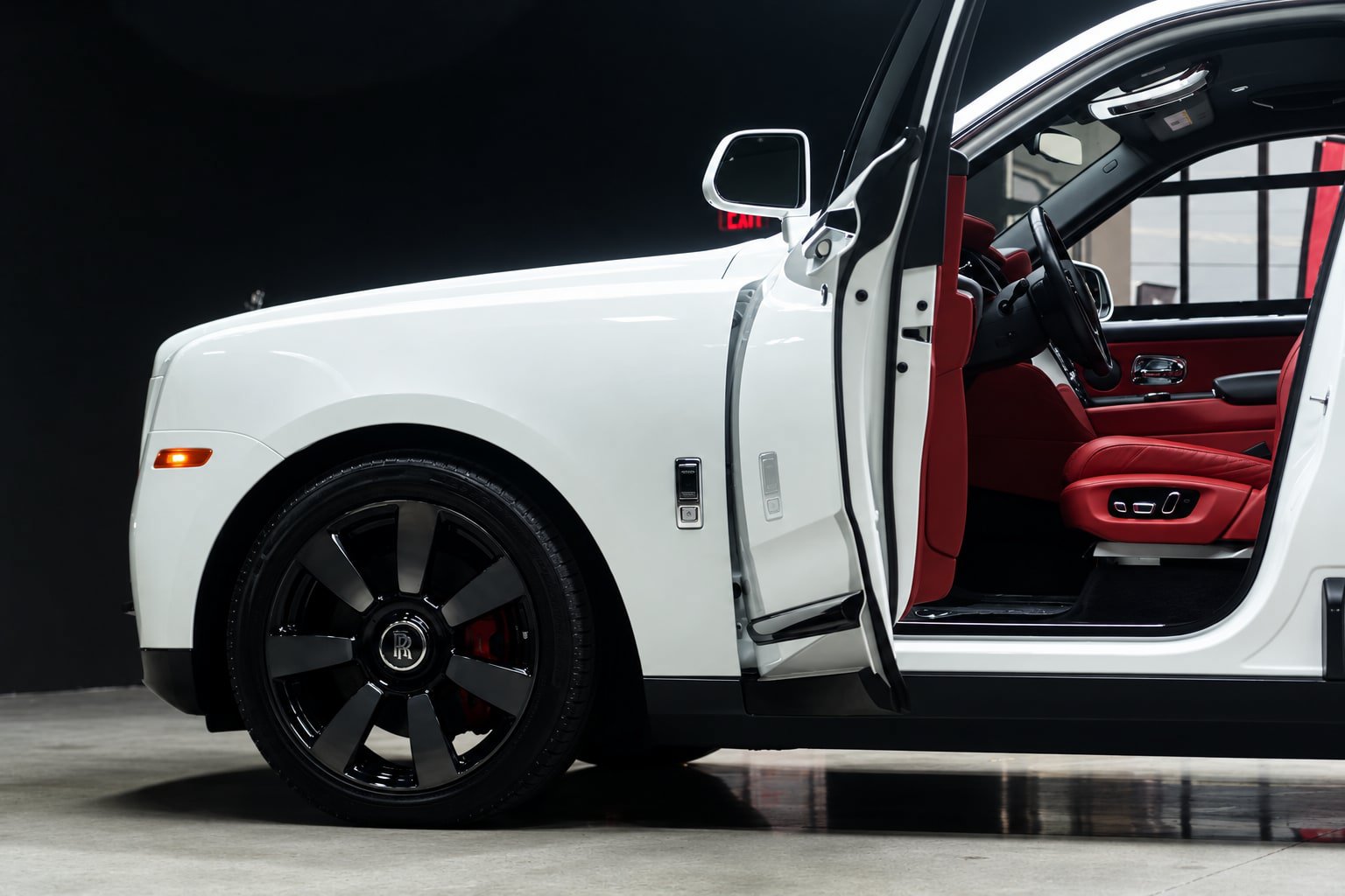 Used 2022 Rolls-Royce Cullinan AWD/4WD image 15