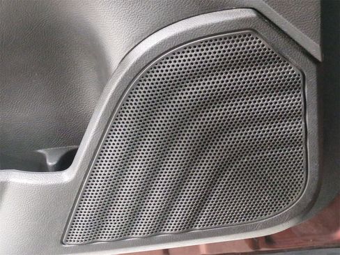 Used 2016 Ford Taurus SEL w/ Equipment Group 201A image 29