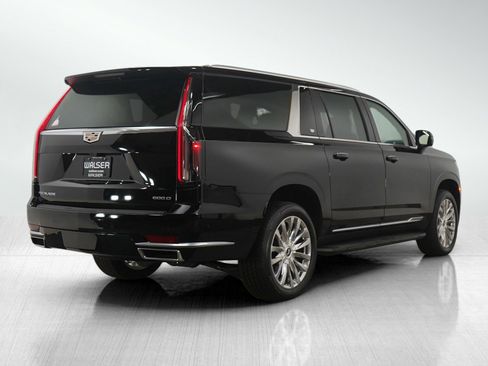 Used 2024 Cadillac Escalade ESV Premium Luxury image 5