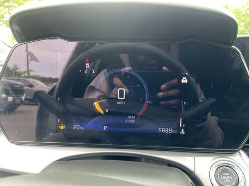 Used 2025 Chevrolet Trax LT w/ LT Convenience Package FWD image 15