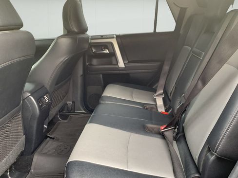 Used 2022 Toyota 4Runner SR5 Premium w/ Moonroof Package AWD/4WD image 16