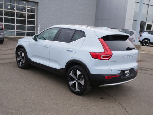 Certified 2025 Volvo XC40 B5 Plus image 5