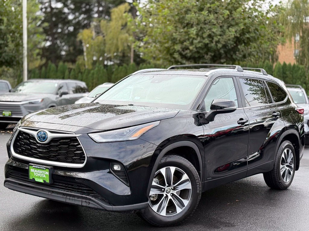 Used 2023 Toyota Highlander XLE AWD/4WD image 1