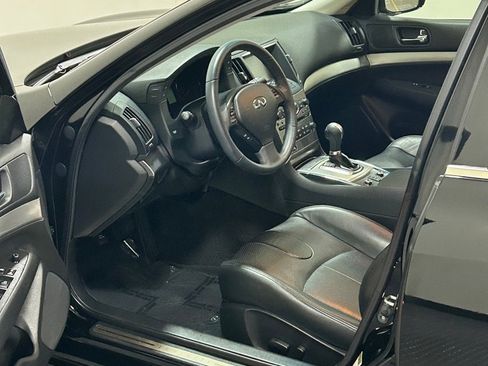 Used 2011 INFINITI G25 x w/ Moonroof Pkg image 8