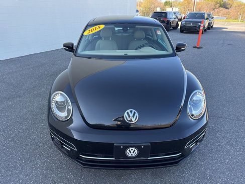 Used 2018 Volkswagen Beetle 2.0T SE w/ SE Premium Package image 2