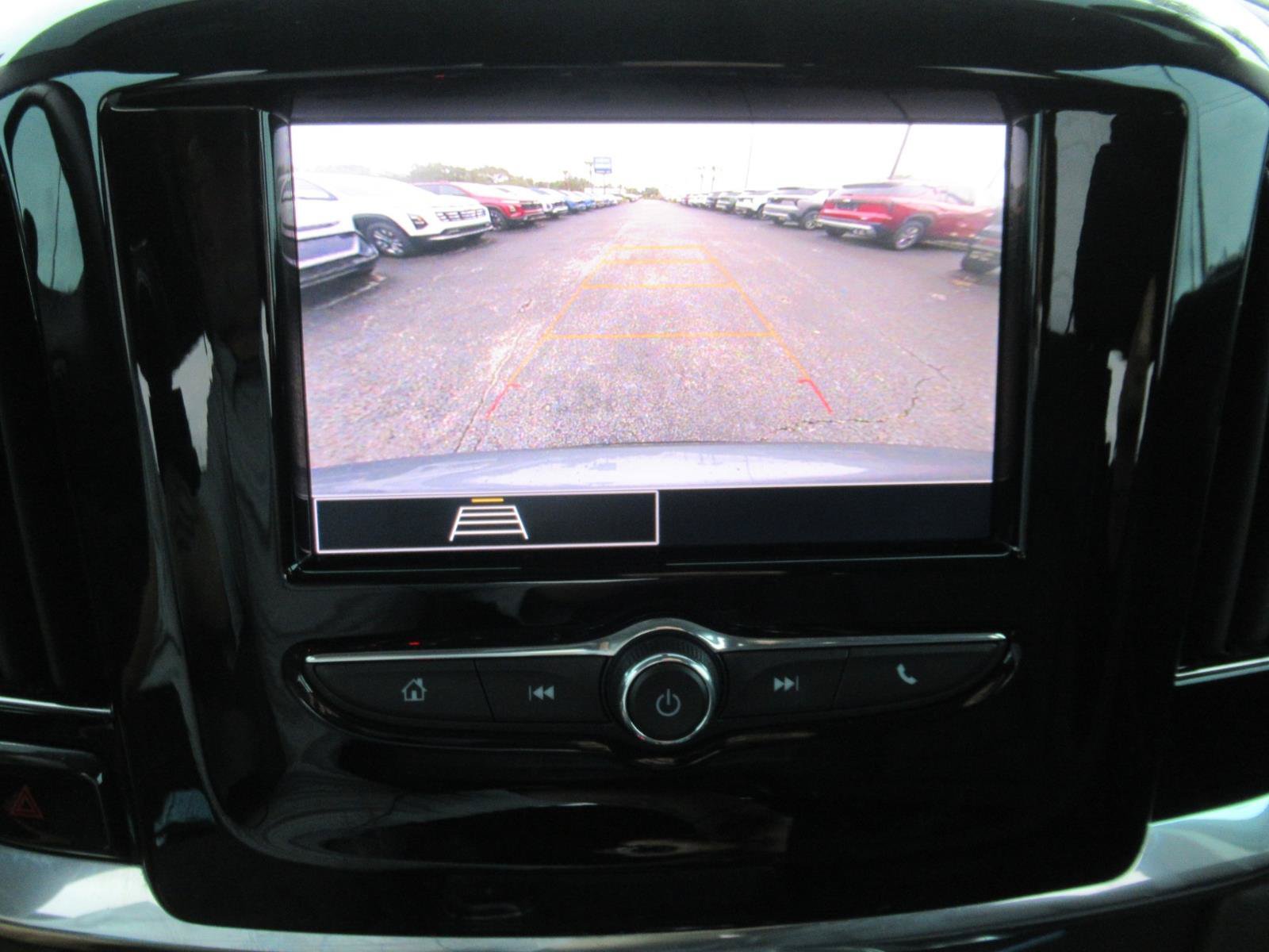 Used 2020 Chevrolet Traverse LT FWD image 32