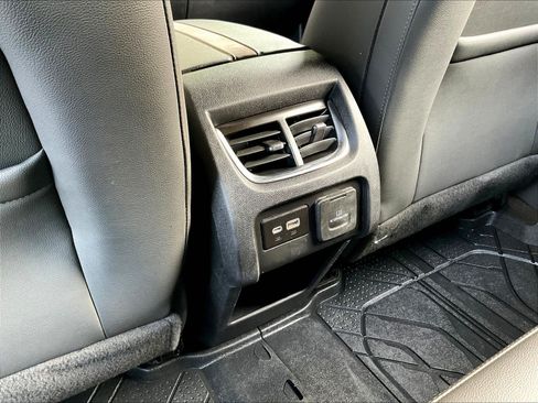 Used 2019 Chevrolet Blazer Premier w/ Sun and Wheels Package FWD image 10