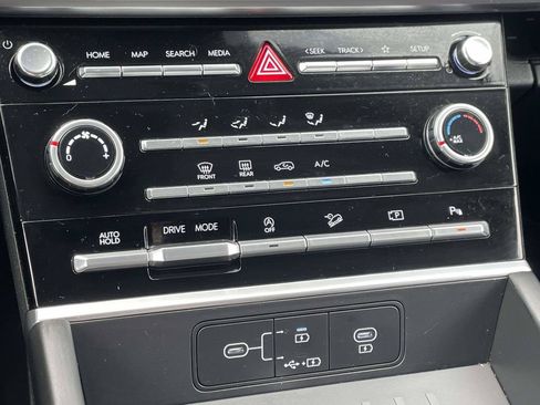 Certified 2025 Hyundai Santa Fe SE FWD image 18