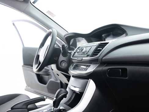 Used 2014 Honda Accord LX image 27