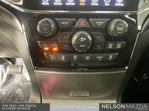 Used 2021 Jeep Grand Cherokee Laredo X AWD/4WD image 36
