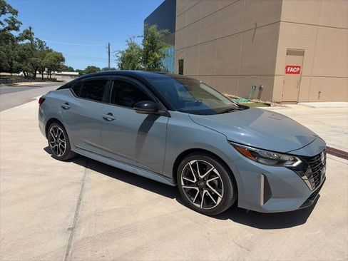 Used 2025 Nissan Sentra SR FWD image 5