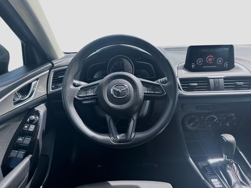 Used 2018 MAZDA MAZDA3 Sport FWD image 17