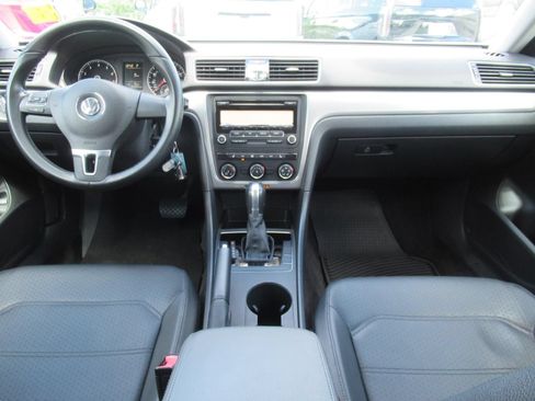 Used 2015 Volkswagen Passat 1.8T Wolfsburg Edition FWD image 11