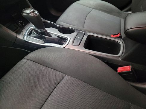 Used 2018 Chevrolet Cruze LT image 26