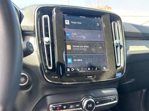 Used 2023 Volvo XC40 B5 Plus w/ Protection Package Premier image 17