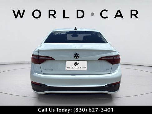 Used 2024 Volkswagen Jetta SE FWD image 8