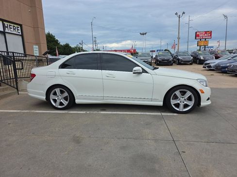 Used 2010 Mercedes-Benz C 300 Sedan image 4