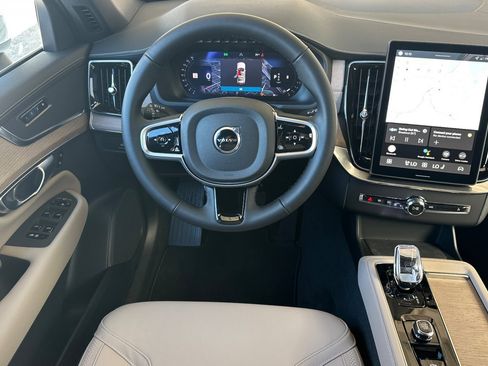 New 2026 Volvo XC90 B6 Core image 13