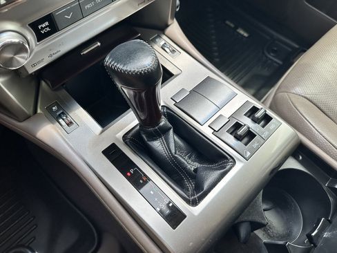 Used 2017 Lexus GX 460 Premium AWD/4WD image 28