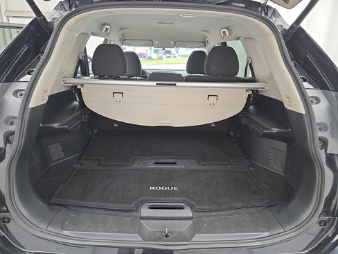 Used 2016 Nissan Rogue SV w/ SV Premium Package AWD/4WD image 12
