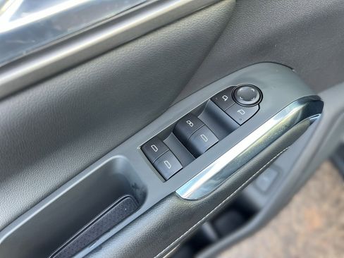 Used 2026 Chevrolet Traverse LT w/ Driver Confidence Package image 19