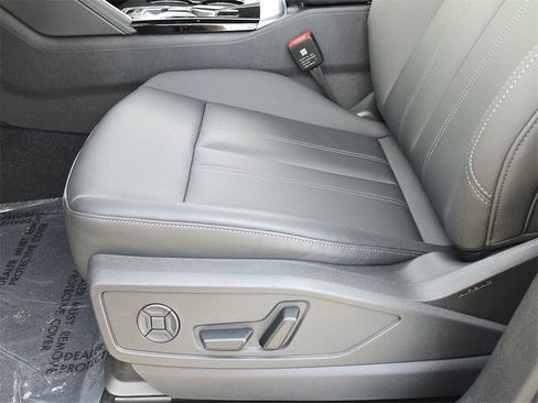 New 2025 Audi Q5 Premium image 17